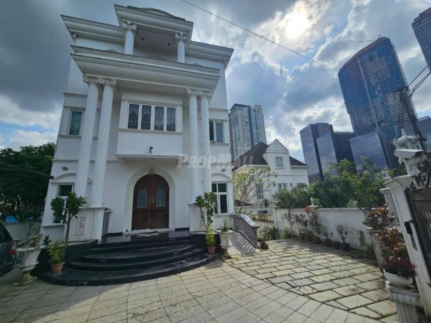 Damansara Heights | Three-Storey Bungalow