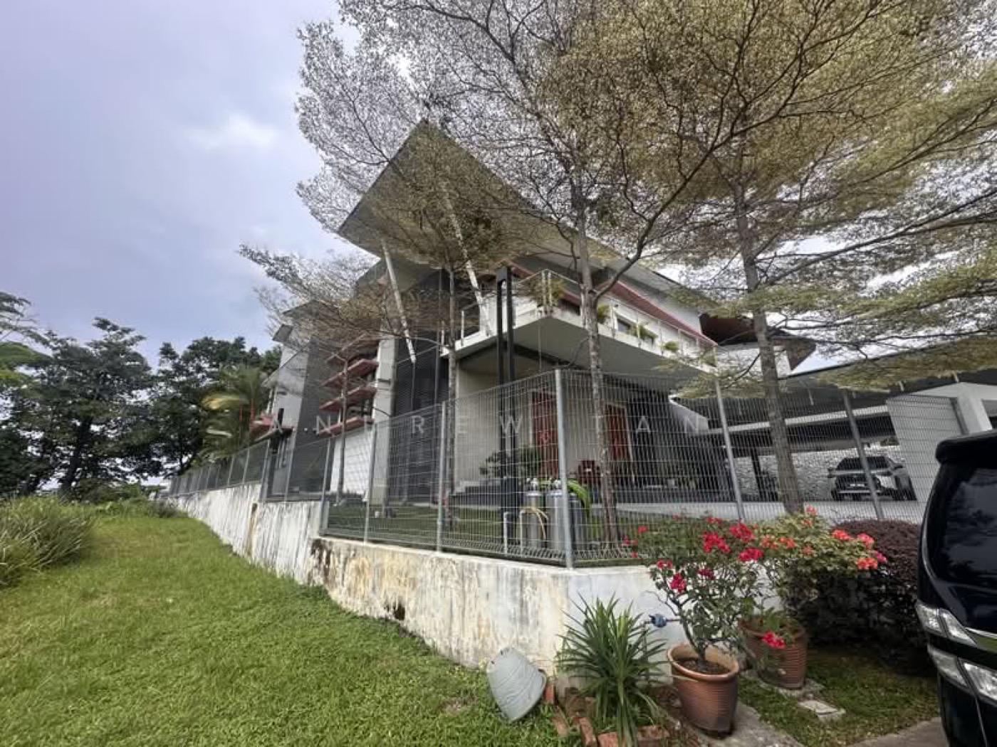 Desa ParkCity | The Ridgewood Hillside Bungalow photo 4