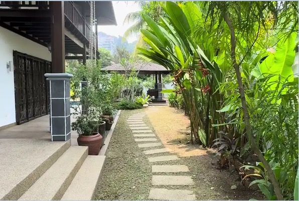 Damansara Heights | Tropical Resort-Style Bungalow photo 9