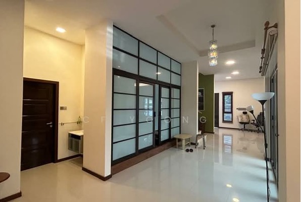 Titiwangsa | 3-Storey Bungalow photo 10